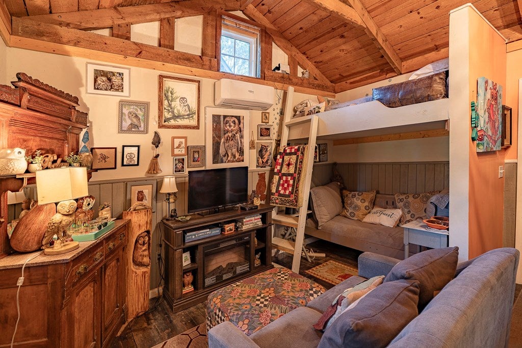 Blairsville, Georgia, 30512, United States, 5 Bedrooms Bedrooms, ,6 BathroomsBathrooms,Residential,Active,1944103