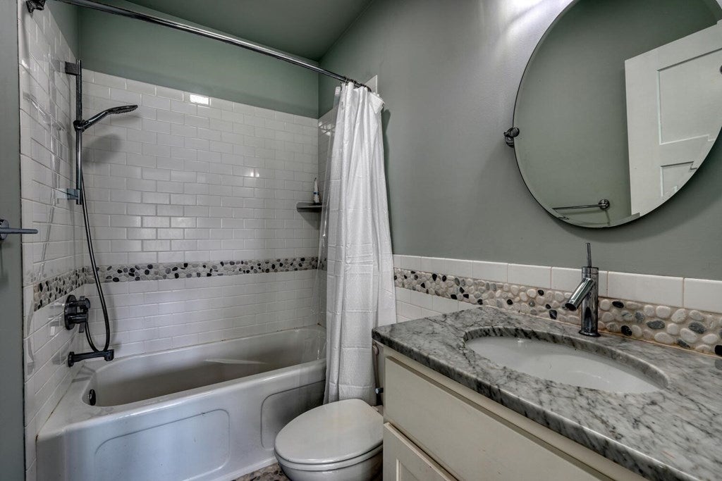 Blairsville, Georgia, 30512, United States, 4 Bedrooms Bedrooms, ,4 BathroomsBathrooms,Residential,Active,1850663