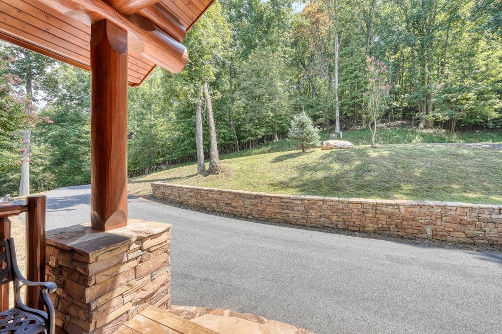 Blairsville, Georgia, 30512, United States, 4 Bedrooms Bedrooms, ,6 BathroomsBathrooms,Residential,Active,1934771