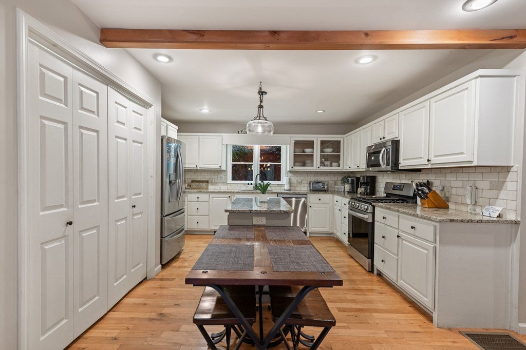 Blue Ridge, Georgia, 30513, United States, 4 Bedrooms Bedrooms, ,3 BathroomsBathrooms,Residential,Active,1945235