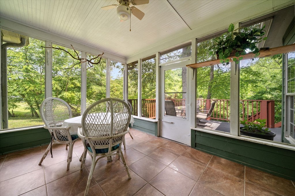 Ellijay, Georgia, 30536, United States, 3 Bedrooms Bedrooms, ,3 BathroomsBathrooms,Residential,Active,1953369