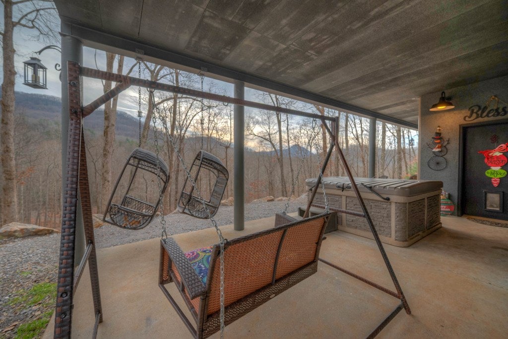 Hiawassee, Georgia, 30546, United States, 3 Bedrooms Bedrooms, ,2 BathroomsBathrooms,Residential,Active,2007353