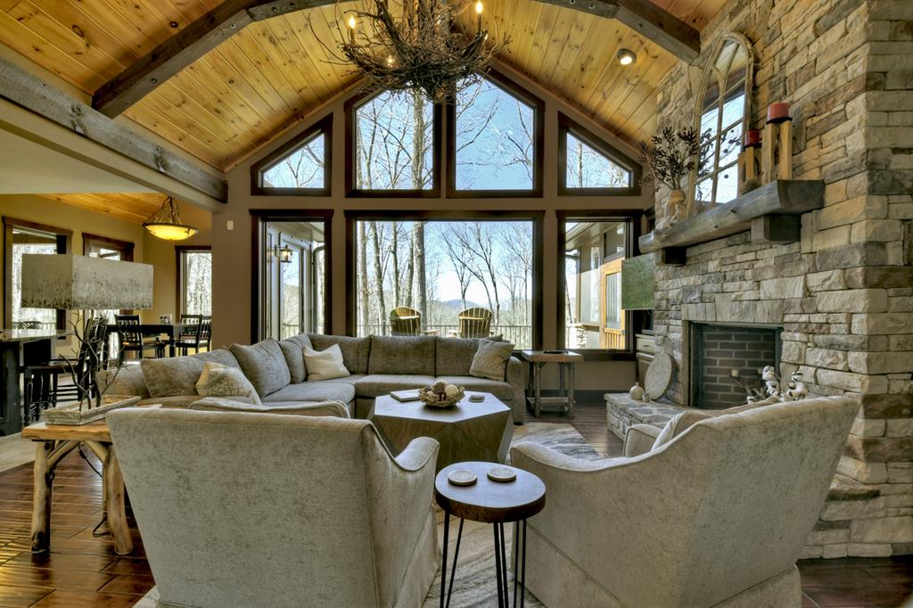 Ellijay, Georgia, 30536, United States, 5 Bedrooms Bedrooms, ,6 BathroomsBathrooms,Residential,Active,1953362