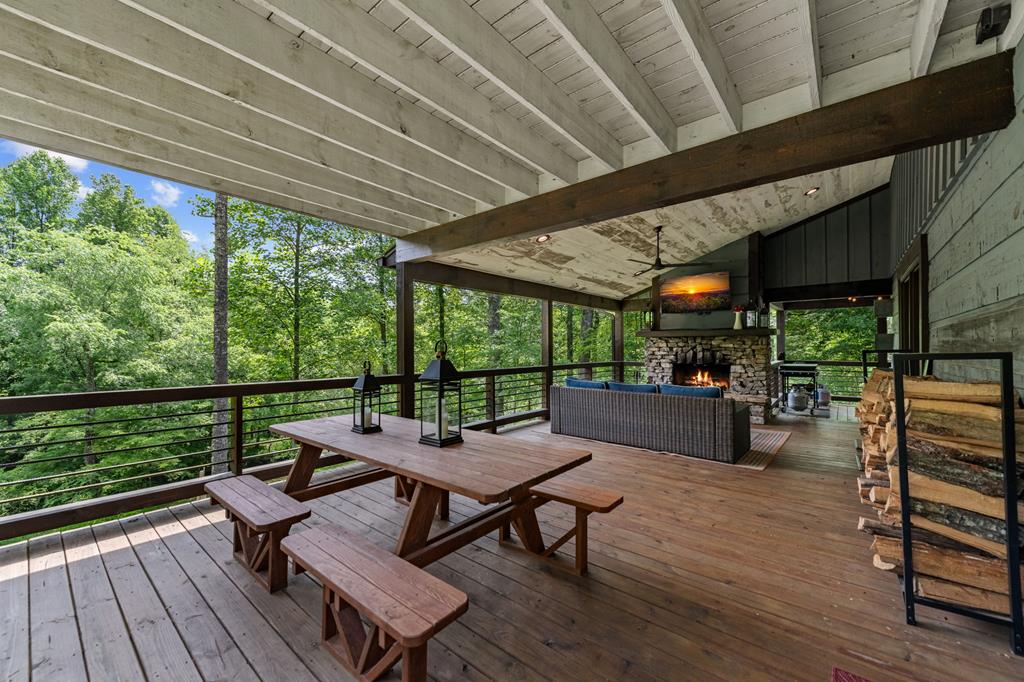 Blue Ridge, Georgia, 30513, United States, 3 Bedrooms Bedrooms, ,3 BathroomsBathrooms,Residential,Active,1849502