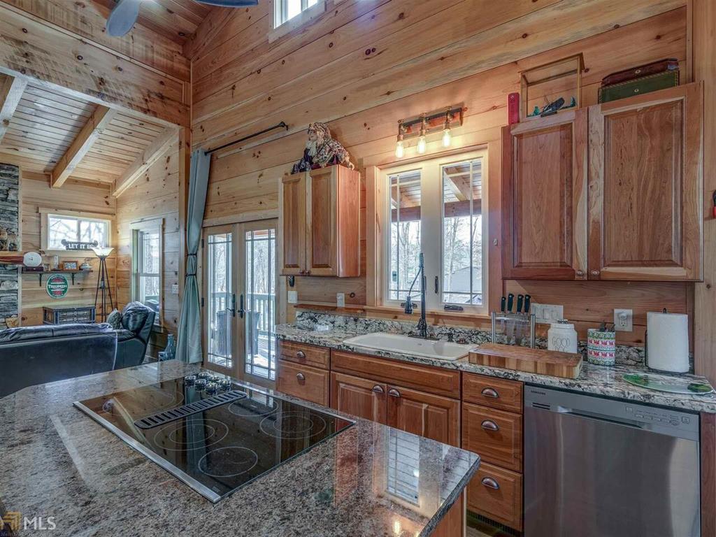 Blue Ridge, Georgia, 30513, United States, 3 Bedrooms Bedrooms, ,3 BathroomsBathrooms,Residential,Active,1926691