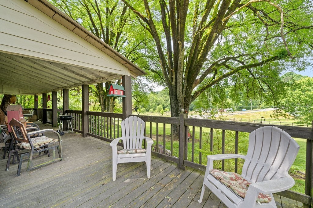 Ellijay, Georgia, 30536, United States, 3 Bedrooms Bedrooms, ,3 BathroomsBathrooms,Residential,Active,1953369