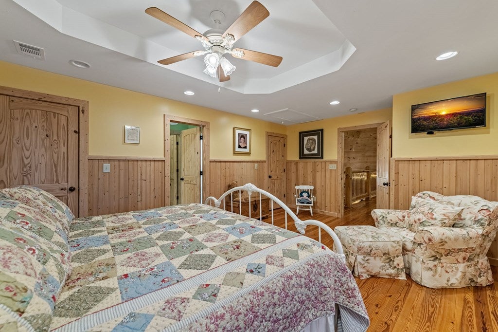 Morganton, Georgia, 30560, United States, 4 Bedrooms Bedrooms, ,5 BathroomsBathrooms,Residential,Active,1952626