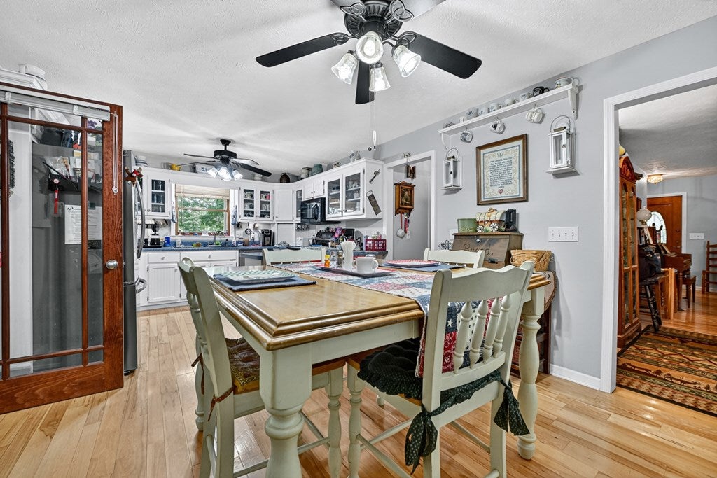 Mineral Bluff, Georgia, 30559, United States, 4 Bedrooms Bedrooms, ,3 BathroomsBathrooms,Residential,Active,1899865