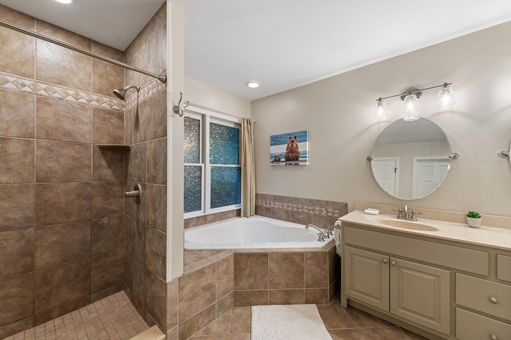 Blue Ridge, Georgia, 30513, United States, 4 Bedrooms Bedrooms, ,3 BathroomsBathrooms,Residential,Active,1945235