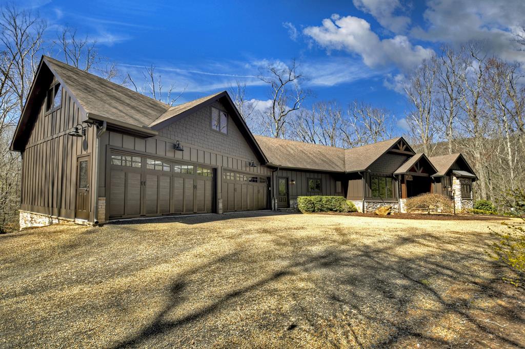 Ellijay, Georgia, 30536, United States, 5 Bedrooms Bedrooms, ,6 BathroomsBathrooms,Residential,Active,1953362
