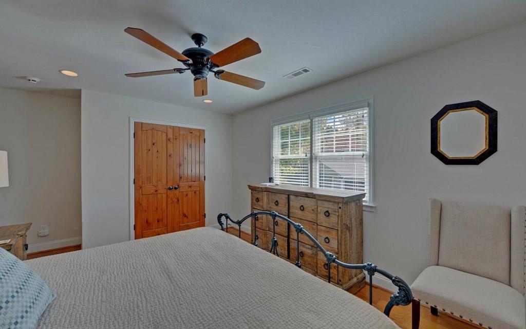 Hiawassee, Georgia, 30546, United States, 8 Bedrooms Bedrooms, ,6 BathroomsBathrooms,Residential,Active,1821974