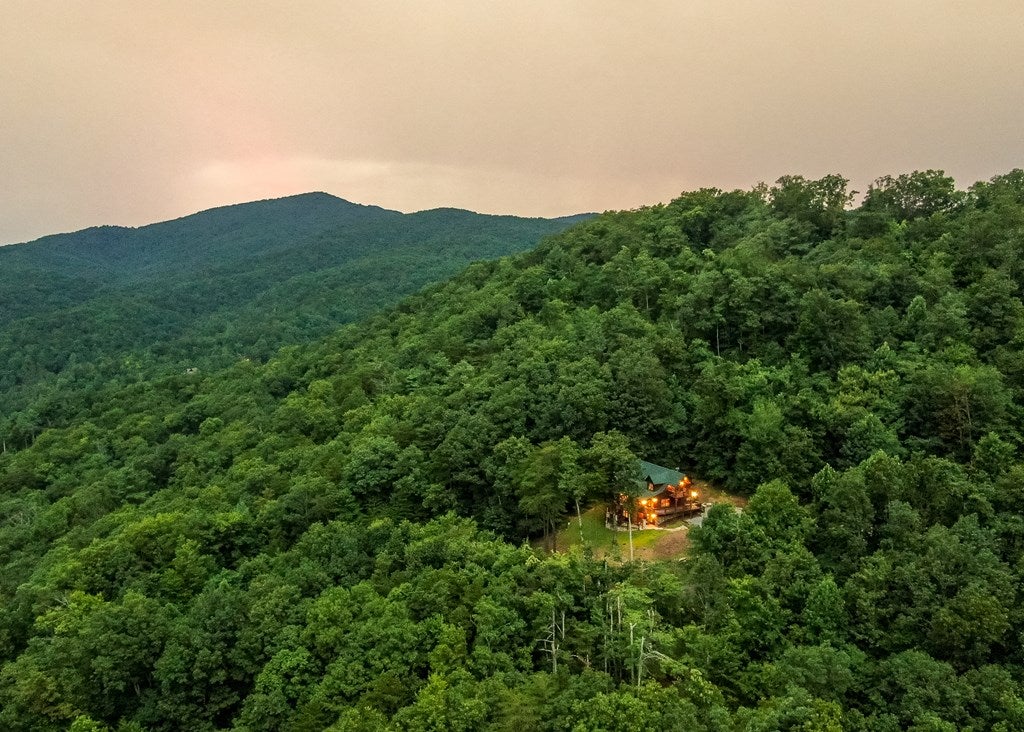 Blue Ridge, Georgia, 30513, United States, 4 Bedrooms Bedrooms, ,4 BathroomsBathrooms,Residential,Active,1998761