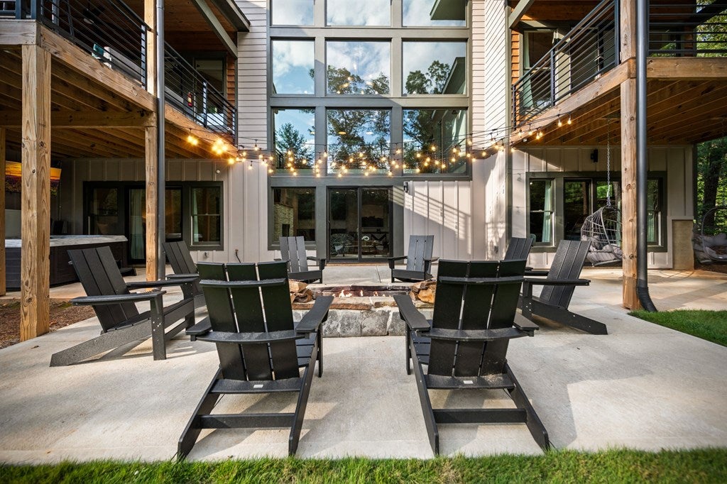 Ellijay, Georgia, 30540, United States, 5 Bedrooms Bedrooms, ,6 BathroomsBathrooms,Residential,Active,1914794