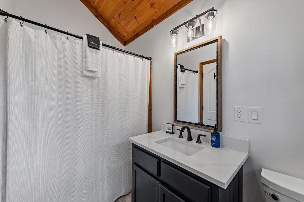 Morganton, Georgia, 30560, United States, 4 Bedrooms Bedrooms, ,3 BathroomsBathrooms,Residential,Pending,1858671