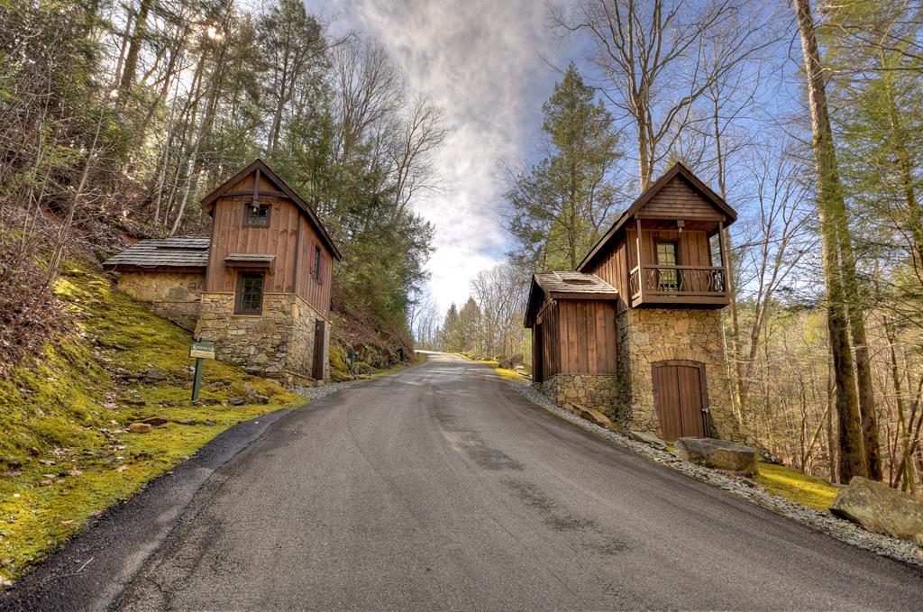 Ellijay, Georgia, 30536, United States, 5 Bedrooms Bedrooms, ,6 BathroomsBathrooms,Residential,Active,1953362