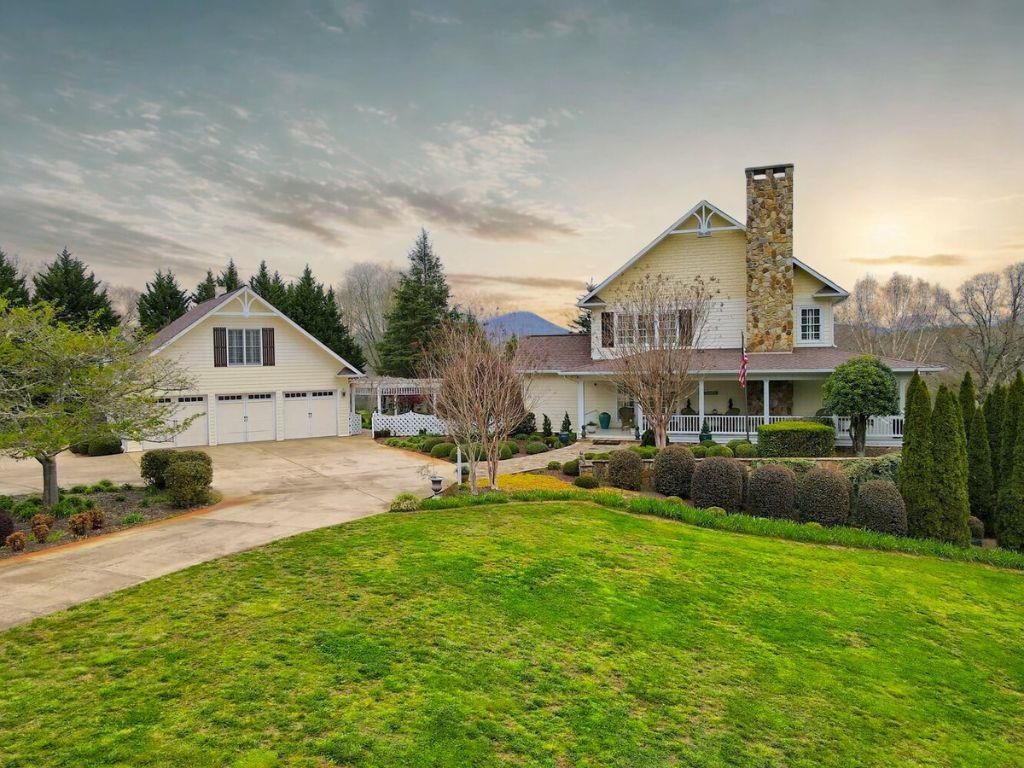 Young Harris, Georgia, 30582, United States, 4 Bedrooms Bedrooms, ,5 BathroomsBathrooms,Residential,Active,1945371