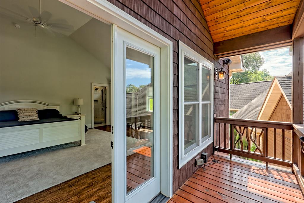Franklin, North Carolina, 28734, United States, 3 Bedrooms Bedrooms, ,4 BathroomsBathrooms,Residential,Active,1945078