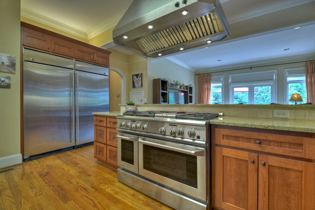 Ellijay, Georgia, 30536, United States, 6 Bedrooms Bedrooms, ,7 BathroomsBathrooms,Residential,Active,1790226