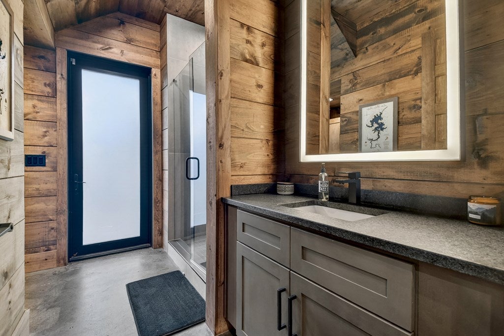 Blue Ridge, Georgia, 30513, United States, 5 Bedrooms Bedrooms, ,6 BathroomsBathrooms,Residential,Active,2017447