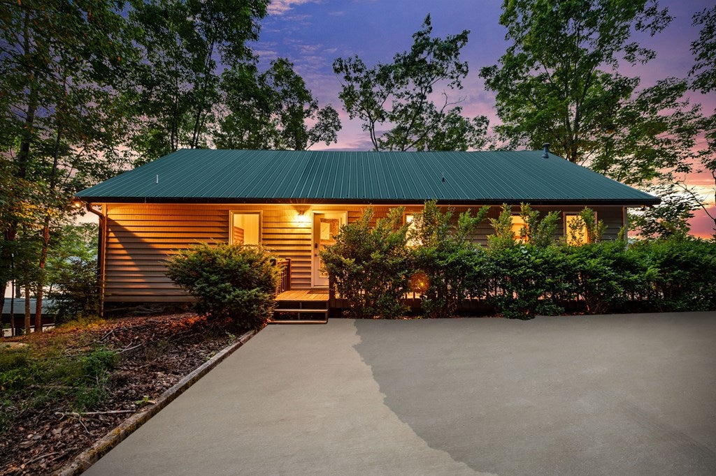 Morganton, Georgia, 30560, United States, 4 Bedrooms Bedrooms, ,3 BathroomsBathrooms,Residential,Pending,1858671