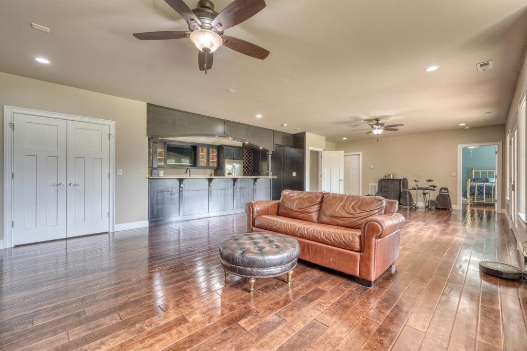 Blairsville, Georgia, 30512, United States, 4 Bedrooms Bedrooms, ,4 BathroomsBathrooms,Residential,Active,1850663