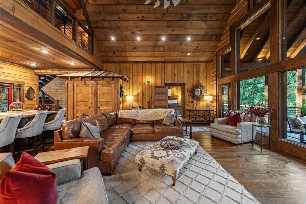 Blue Ridge, Georgia, 30513, United States, 3 Bedrooms Bedrooms, ,5 BathroomsBathrooms,Residential,Active,1973531