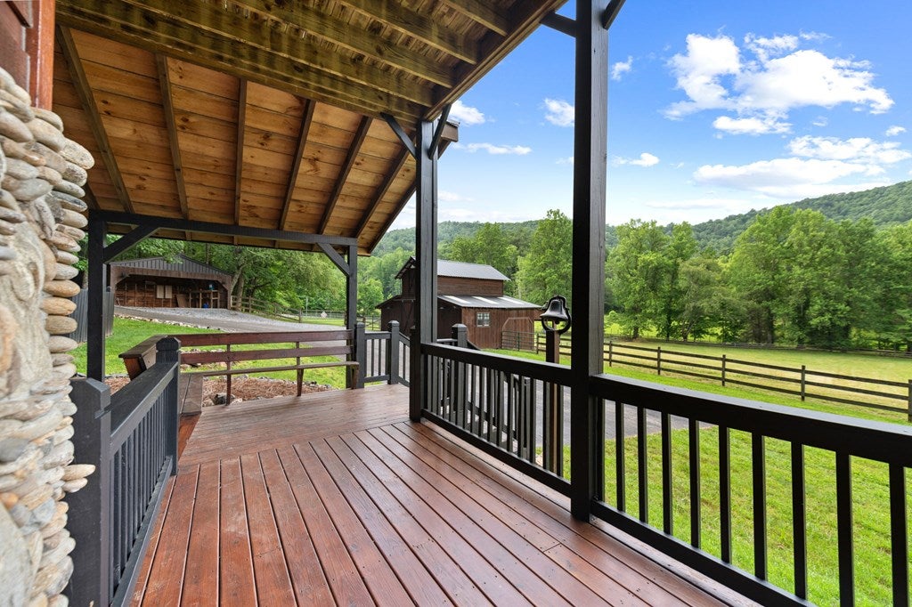 Blue Ridge, Georgia, 30513, United States, 3 Bedrooms Bedrooms, ,4 BathroomsBathrooms,Residential,Active,2008330