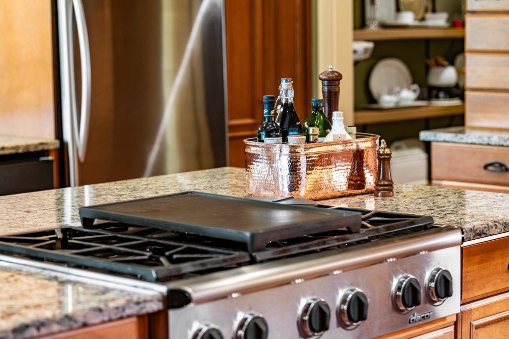 Ellijay, Georgia, 30536, United States, 4 Bedrooms Bedrooms, ,4 BathroomsBathrooms,Residential,Active,1800168