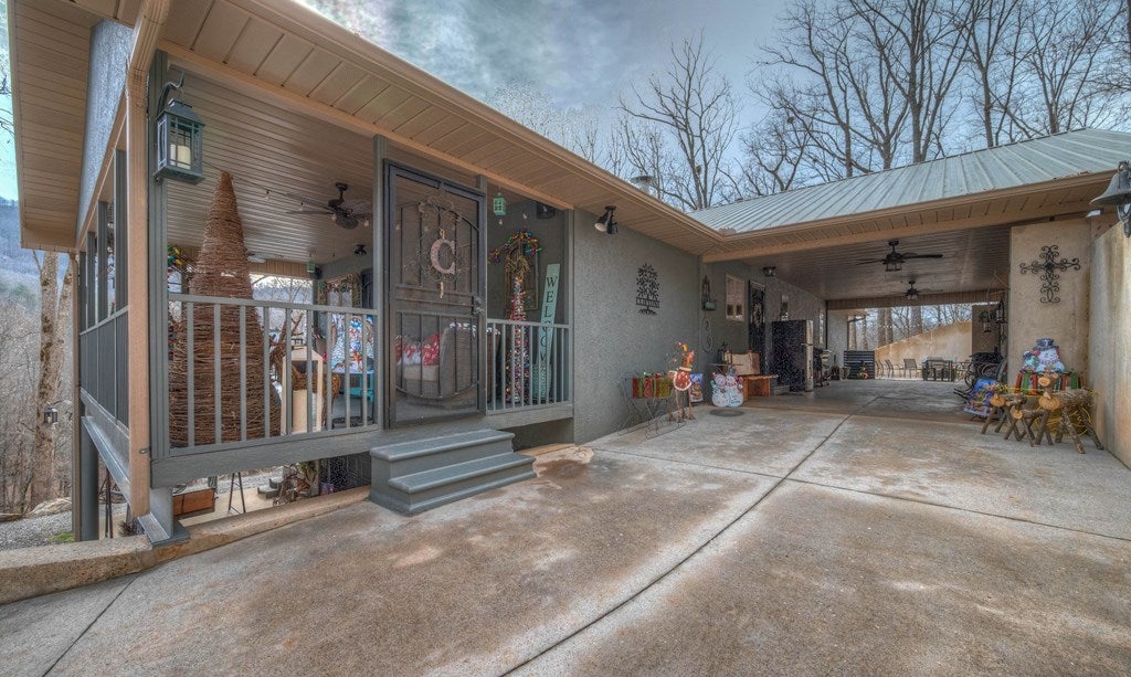 Hiawassee, Georgia, 30546, United States, 3 Bedrooms Bedrooms, ,2 BathroomsBathrooms,Residential,Active,2007353