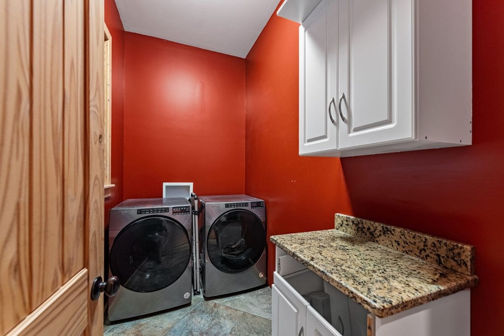 Morganton, Georgia, 30560, United States, 4 Bedrooms Bedrooms, ,5 BathroomsBathrooms,Residential,Active,1952626