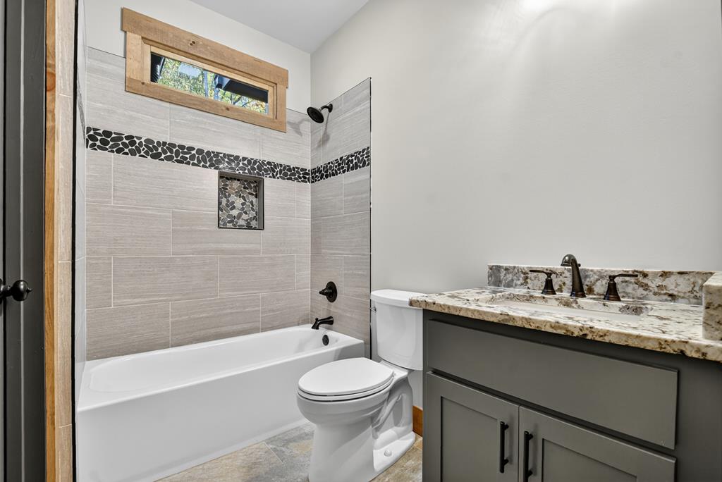 Ellijay, Georgia, 30540, United States, 4 Bedrooms Bedrooms, ,3 BathroomsBathrooms,Residential,Active,1971005