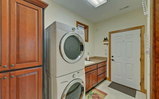 Hiawassee, Georgia, 30546, United States, 4 Bedrooms Bedrooms, ,3 BathroomsBathrooms,Residential,Active,1945082