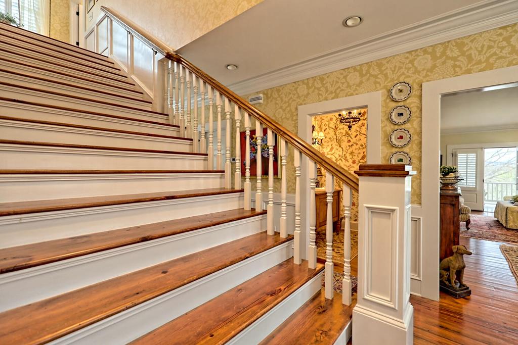 Young Harris, Georgia, 30582, United States, 4 Bedrooms Bedrooms, ,5 BathroomsBathrooms,Residential,Active,1945371