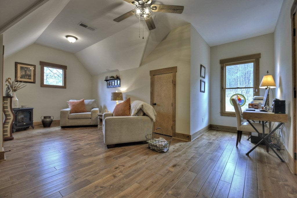 Ellijay, Georgia, 30540, United States, 5 Bedrooms Bedrooms, ,4 BathroomsBathrooms,Residential,Active,1745330