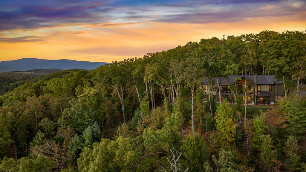 Ellijay, Georgia, 30536, United States, 3 Bedrooms Bedrooms, ,4 BathroomsBathrooms,Residential,Active,1968120