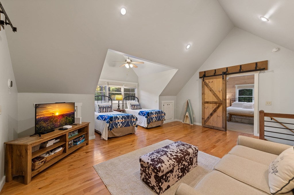 Blue Ridge, Georgia, 30513, United States, 4 Bedrooms Bedrooms, ,3 BathroomsBathrooms,Residential,Active,1945235