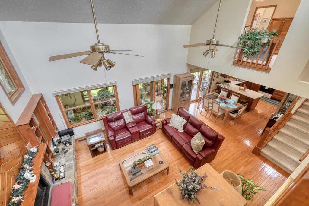 Blairsville, Georgia, 30512, United States, 3 Bedrooms Bedrooms, ,3 BathroomsBathrooms,Residential,Active,1877859