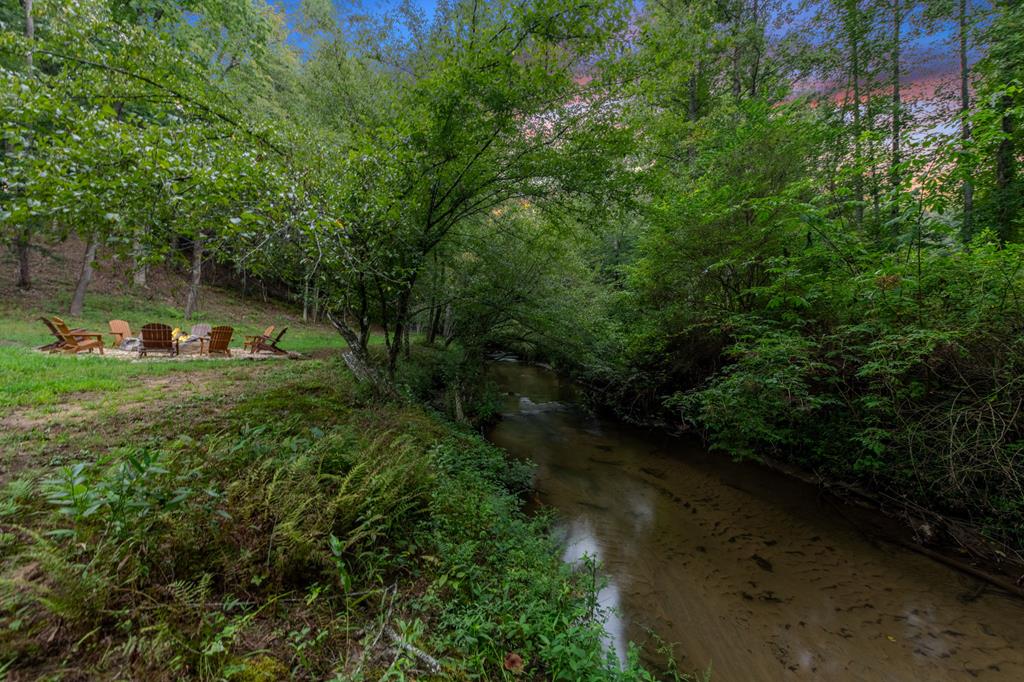 Blue Ridge, Georgia, 30513, United States, 3 Bedrooms Bedrooms, ,3 BathroomsBathrooms,Residential,Active,1849502