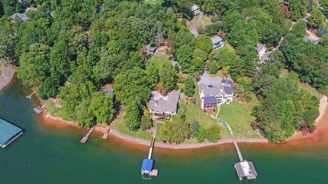 Hiawassee, Georgia, 30546, United States, 4 Bedrooms Bedrooms, ,3 BathroomsBathrooms,Residential,Active,1945082