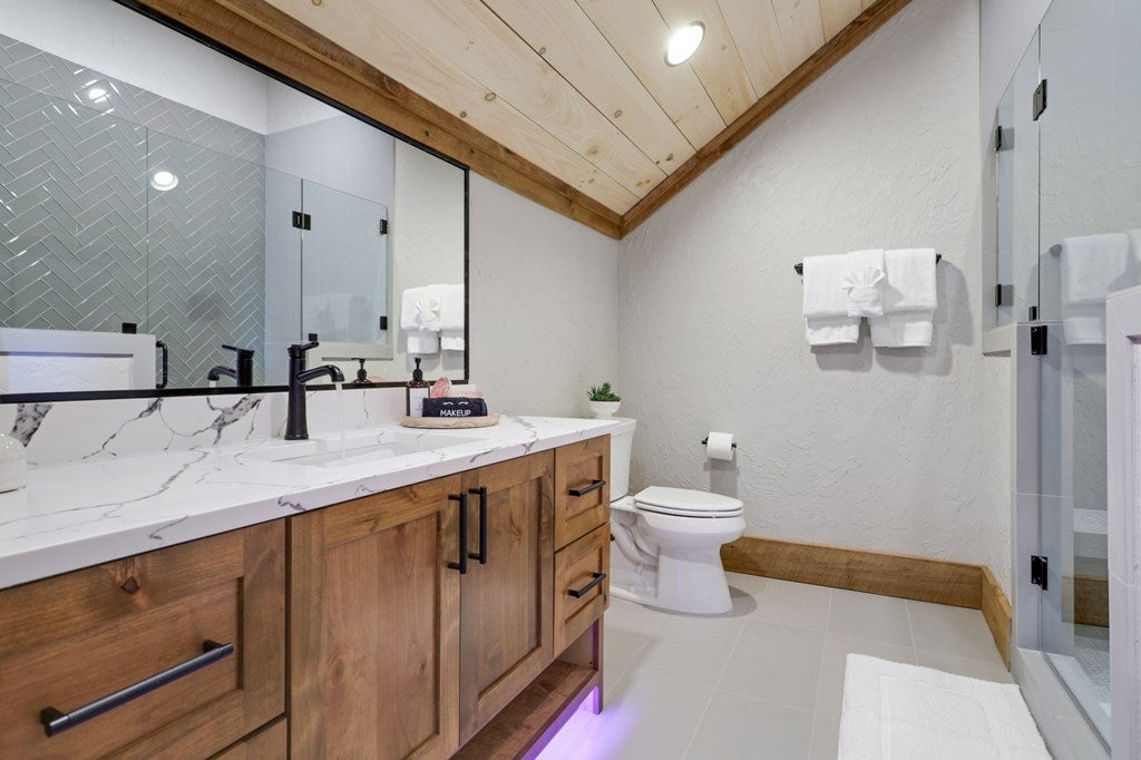Mineral Bluff, Georgia, 30559, United States, 4 Bedrooms Bedrooms, ,6 BathroomsBathrooms,Residential,Active,1914767