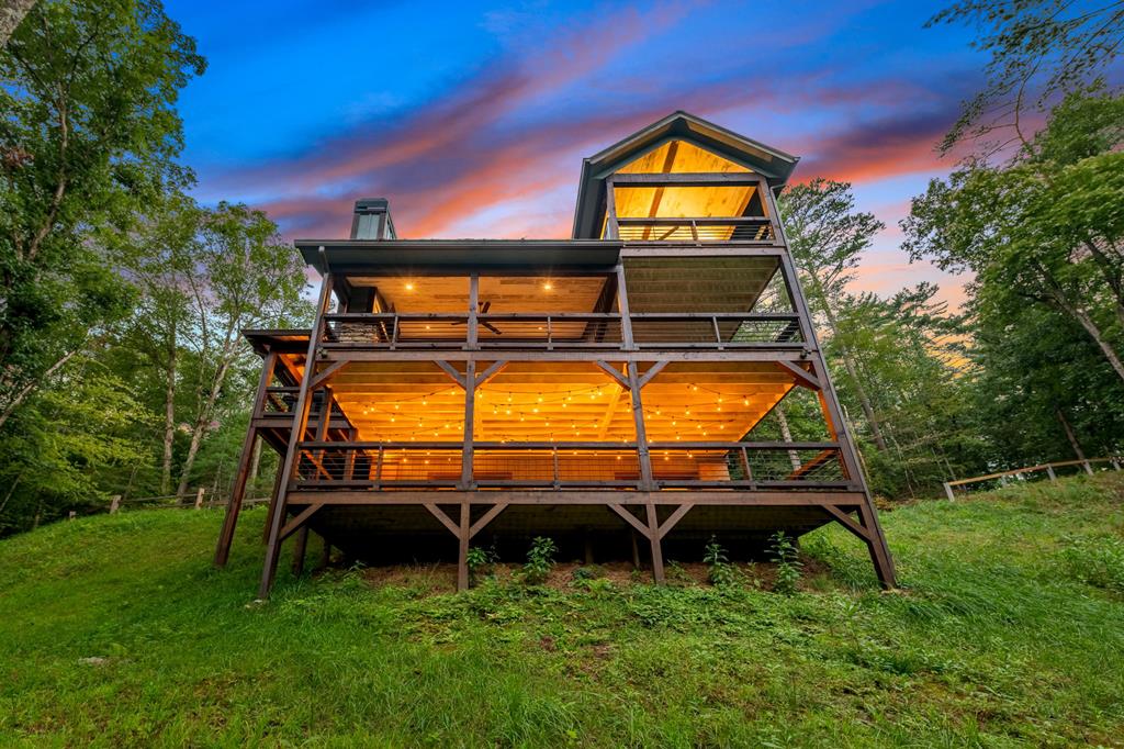Blue Ridge, Georgia, 30513, United States, 3 Bedrooms Bedrooms, ,3 BathroomsBathrooms,Residential,Active,1849502