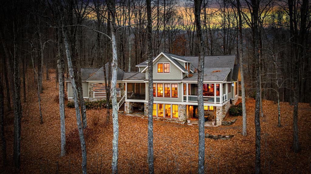 Murphy, North Carolina, 28906, United States, 5 Bedrooms Bedrooms, ,6 BathroomsBathrooms,Residential,Active,2000202