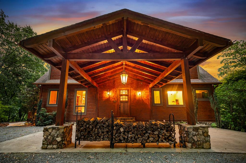 Morganton, Georgia, 30560, United States, 4 Bedrooms Bedrooms, ,5 BathroomsBathrooms,Residential,Active,1952626