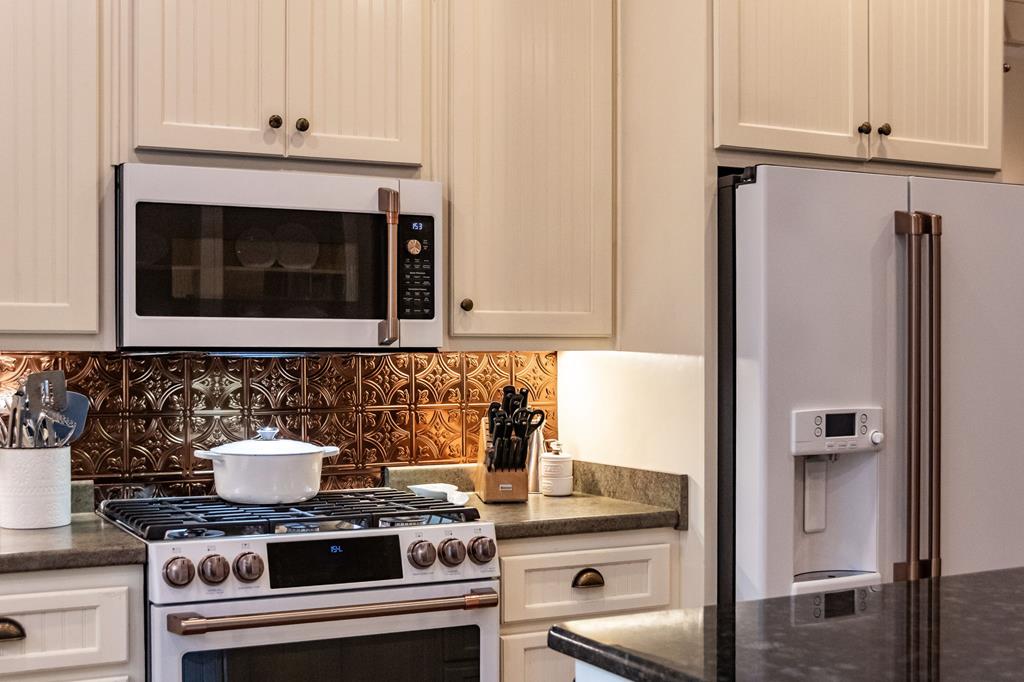 Ellijay, Georgia, 30540, United States, 4 Bedrooms Bedrooms, ,3 BathroomsBathrooms,Residential,Active,1968430