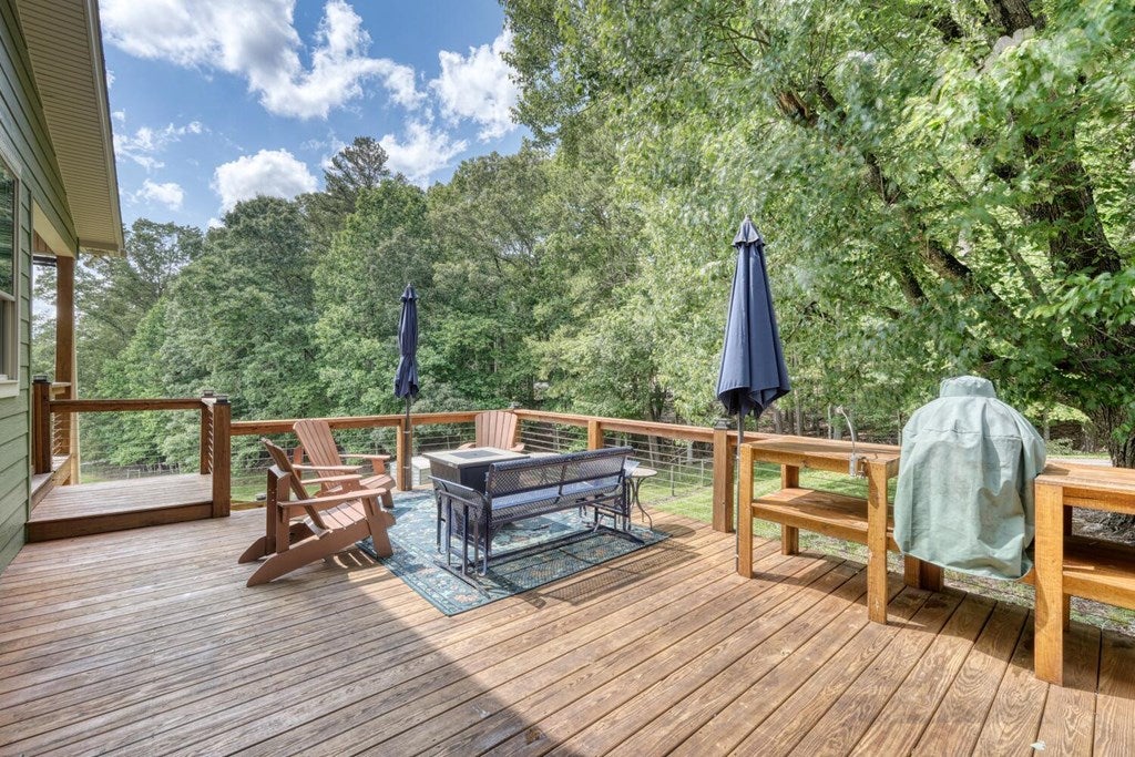 Blairsville, Georgia, 30512, United States, 4 Bedrooms Bedrooms, ,4 BathroomsBathrooms,Residential,Active,1850663