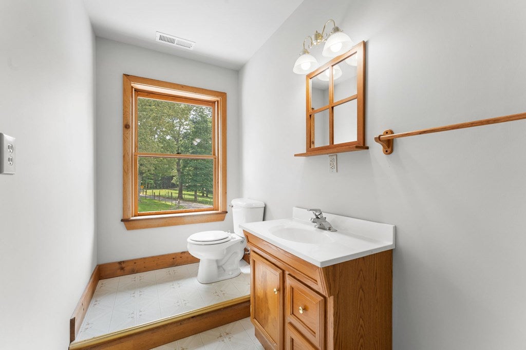 Warne, North Carolina, 28909, United States, 3 Bedrooms Bedrooms, ,3 BathroomsBathrooms,Residential,Active,1859363