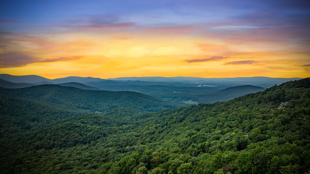 Morganton, Georgia, 30560, United States, 4 Bedrooms Bedrooms, ,5 BathroomsBathrooms,Residential,Active,1952626