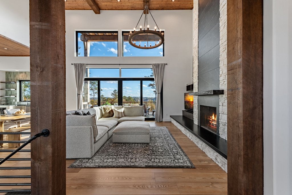 Ellijay, Georgia, 30540, United States, 4 Bedrooms Bedrooms, ,3 BathroomsBathrooms,Residential,Active,1985878