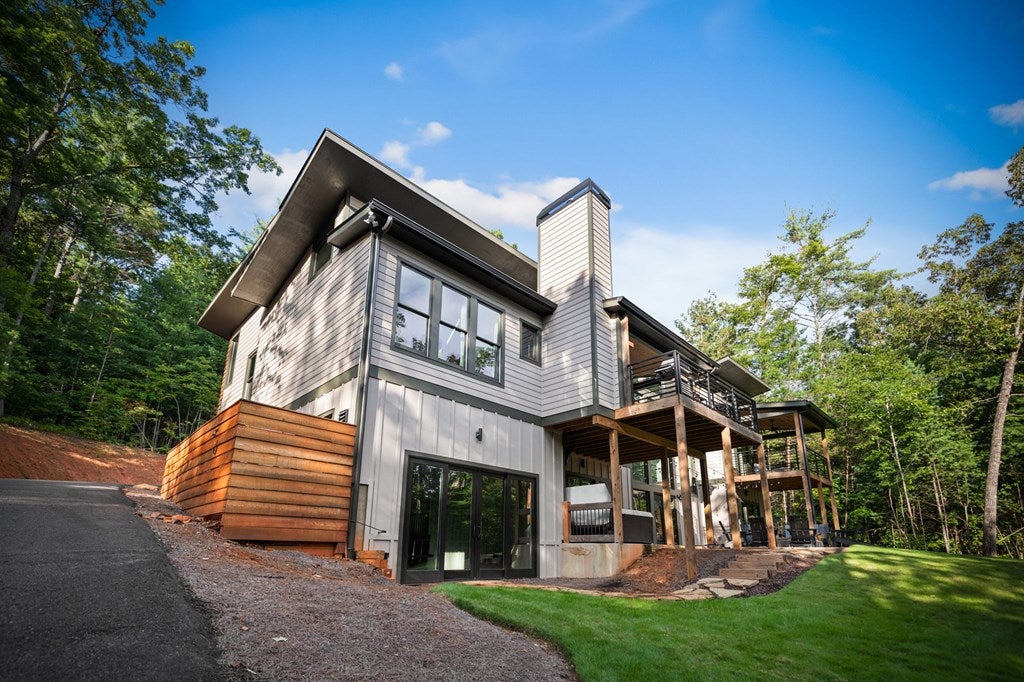 Ellijay, Georgia, 30540, United States, 5 Bedrooms Bedrooms, ,6 BathroomsBathrooms,Residential,Active,1914794