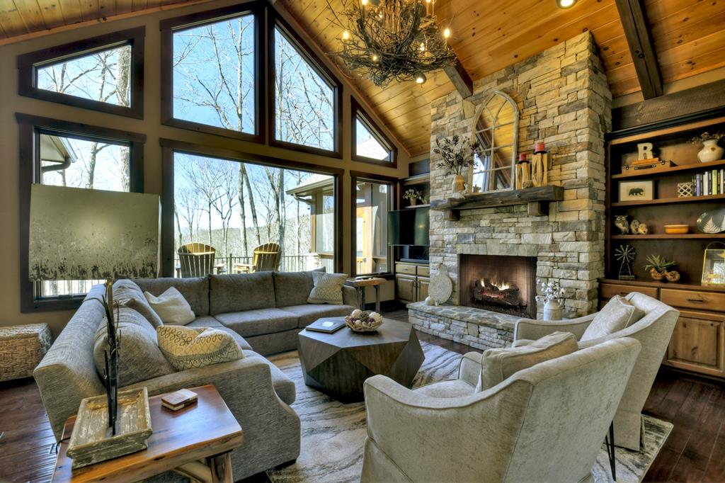 Ellijay, Georgia, 30536, United States, 5 Bedrooms Bedrooms, ,6 BathroomsBathrooms,Residential,Active,1953362